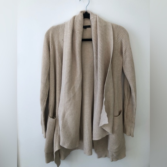 Delphine (Aritzia) beige cardigan w/ pockets. 100% cotton. Size XXS. Gently used - Picture 1 of 2
